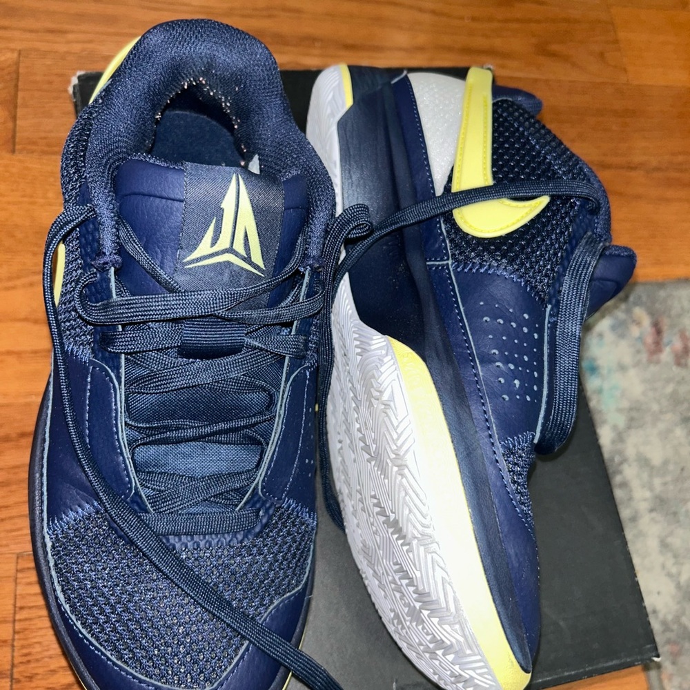 Ja Morant Basketball Shoes - Picture 2 of 2